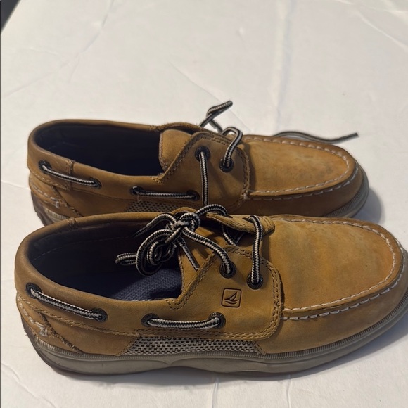 Sperry Other - Sperry Tan Boat Shoes with Moccasin Toe and Leather Laces